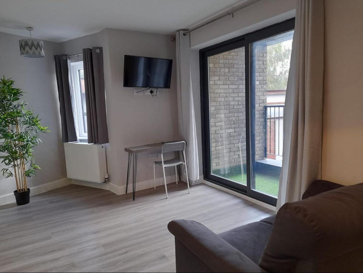 Apartments Heathrow - Hounslow Cranford Exterior foto